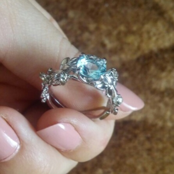 New Silver and Blue Floral Ring - Picture 3 of 7